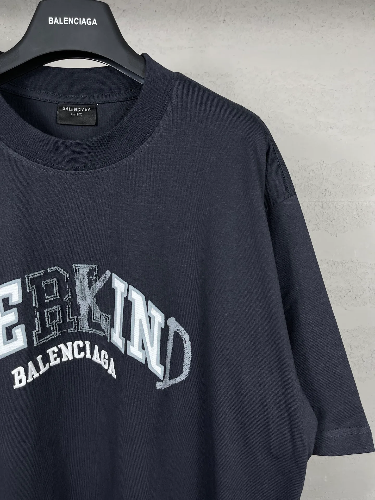 【 . Quality】BALENCI*GA/ BALENCI*GA#2024 New Arrival，Classic LOGO . T . 。 Authentic 。 ！ ZP . 260 ， . . . . Color Change。 。 。 12W ， ， . ， 。 OS . Same Style ：BL 223212 ：Dark Blue . Gray Size：XS L